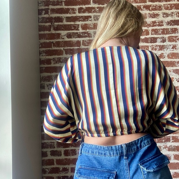 Forever 21 contemporary striped crop top - Picture 6 of 9